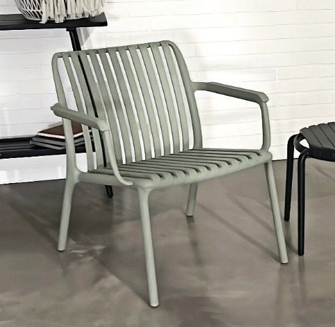 Chaise avec bras pour table à dîner - Collection Summer - Piscines Soucy