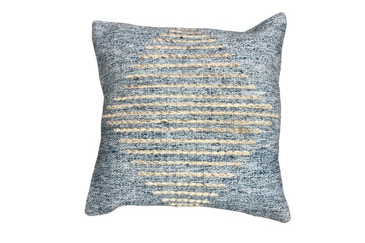 NOUVEAUTÉ 🔥 Coussin bleu à motifs 18po x 18po - Collection Océan - Piscines Soucy