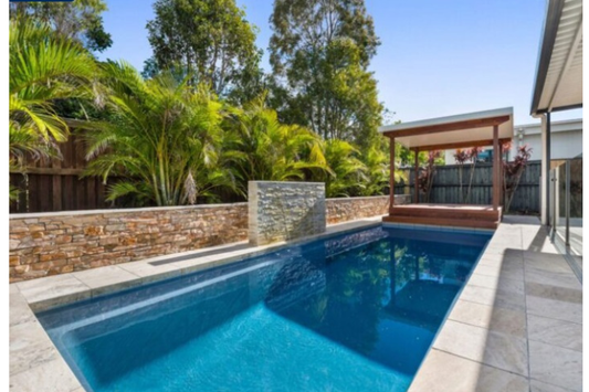 Nouveauté - Piscine creusée en fibre de verre - Enchantment - Piscines Soucy